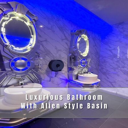 Pera Space Capsule Hotel Phuket Bagian luar foto